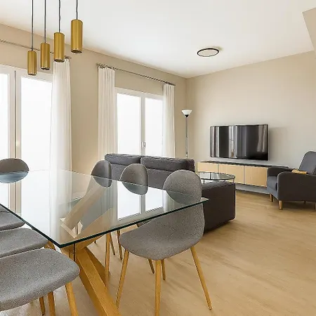 Nyaraló House In Front The Sea