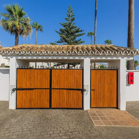 House In Front The Sea * マルベーリャ