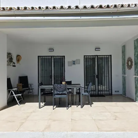 House In Front The Sea *
