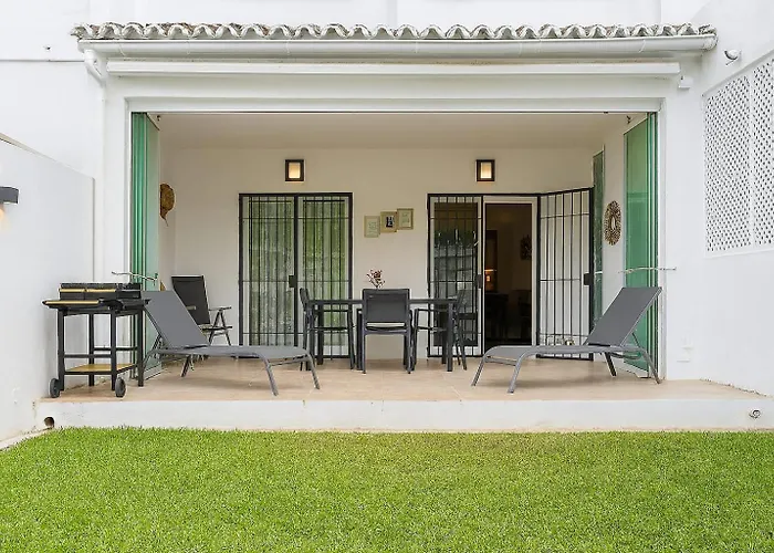 House In Front The Sea Dom wakacyjny Marbella