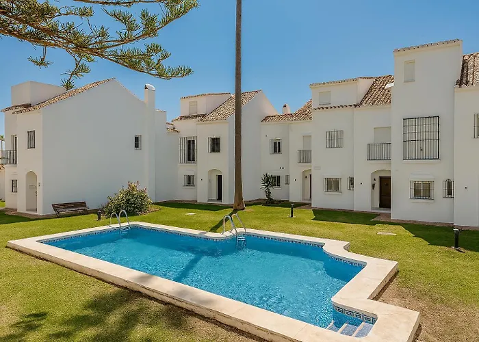 Dom wakacyjny House In Front The Sea Marbella